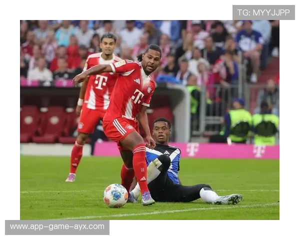 德甲拜仁前场高压连夺球权,制造连续威胁的制胜之道