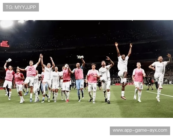 维拉从保级队变欧冠强队！英超最大黑马诞生